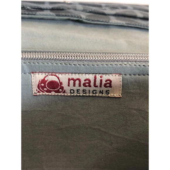 Malia Designs Fair Trade Wallet Gray Black Chevron Credit Card Organizer - Picture 4 of 6